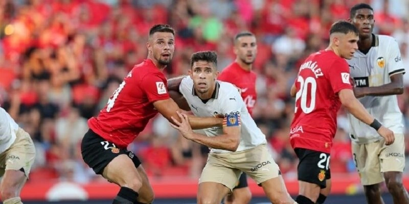 Valencia cùng Mallorca kết thúc năm 2025 bằng trận hòa 1-1 cân sức